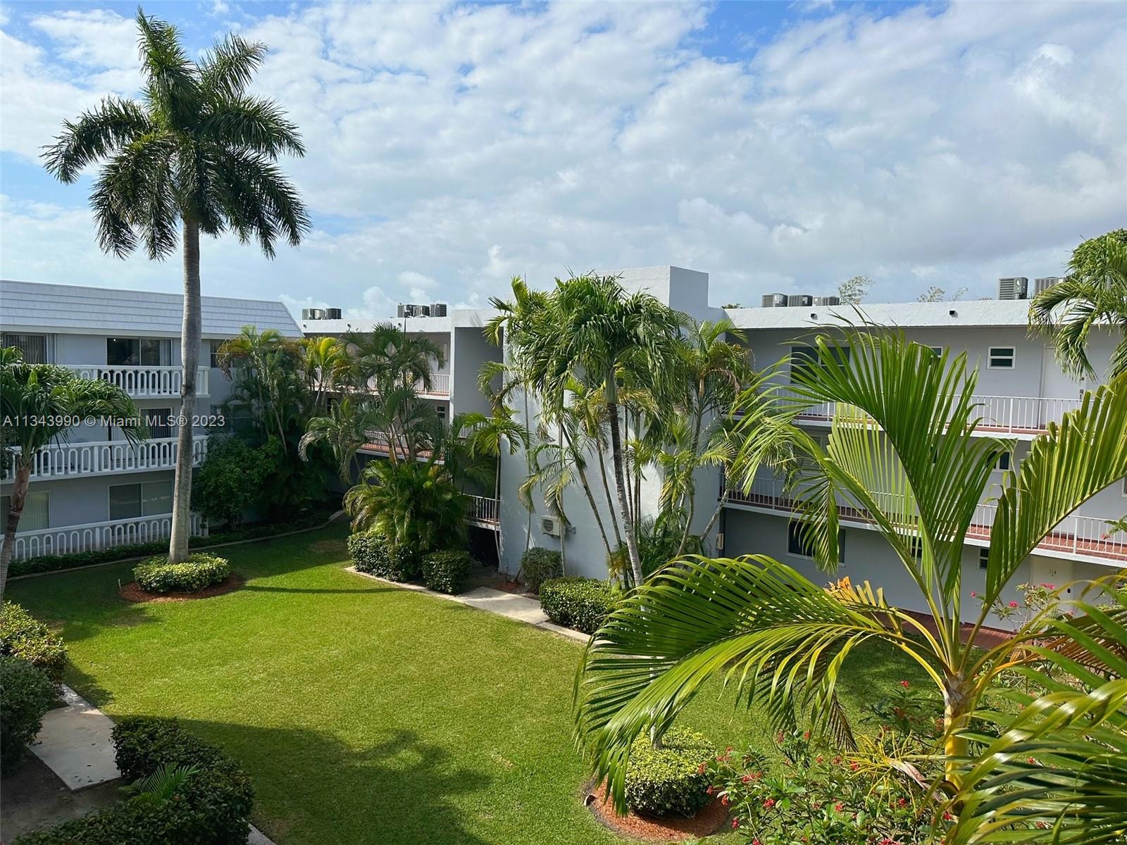 WATERS EDGE OF CORAL GABL - Residential