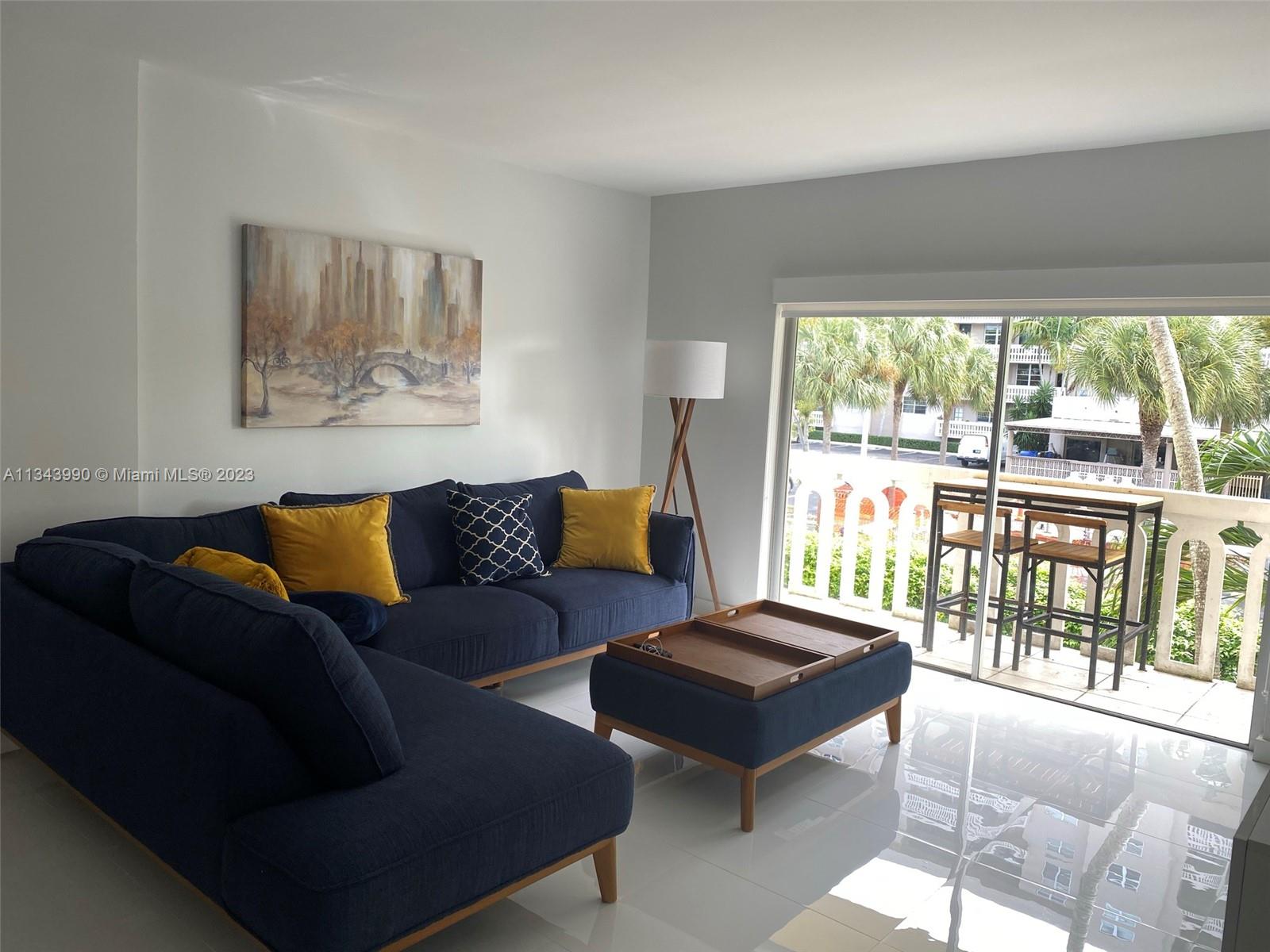 WATERS EDGE OF CORAL GABL - Residential