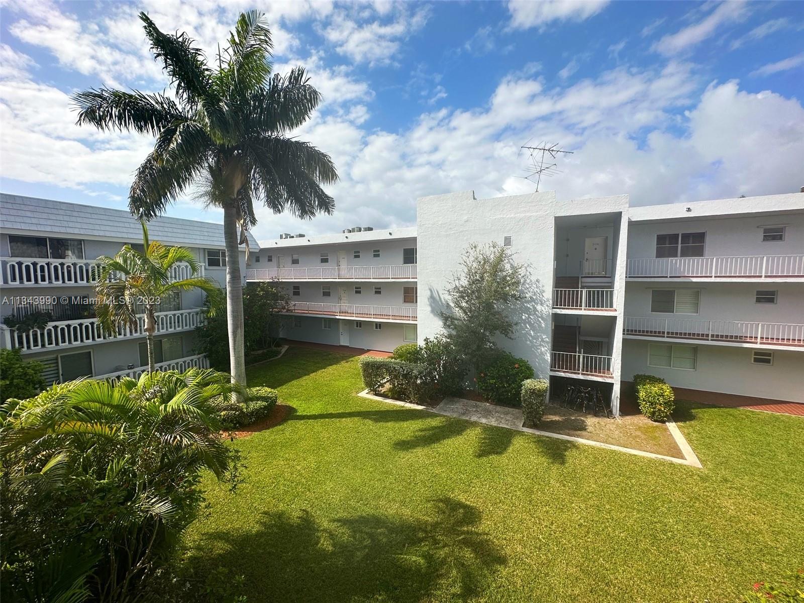 WATERS EDGE OF CORAL GABL - Residential