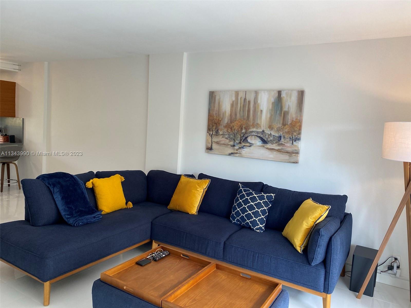 WATERS EDGE OF CORAL GABL - Residential
