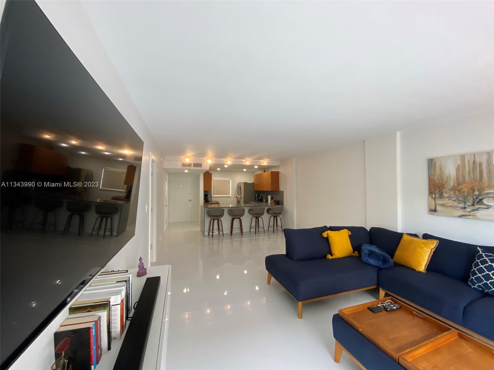 WATERS EDGE OF CORAL GABL - Residential
