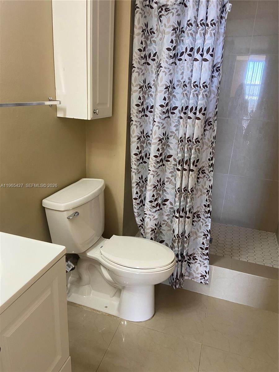 SAILBOAT CAY CONDO - Residential