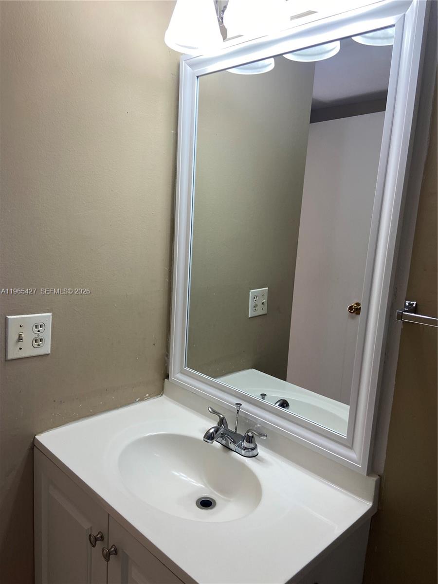 SAILBOAT CAY CONDO - Residential