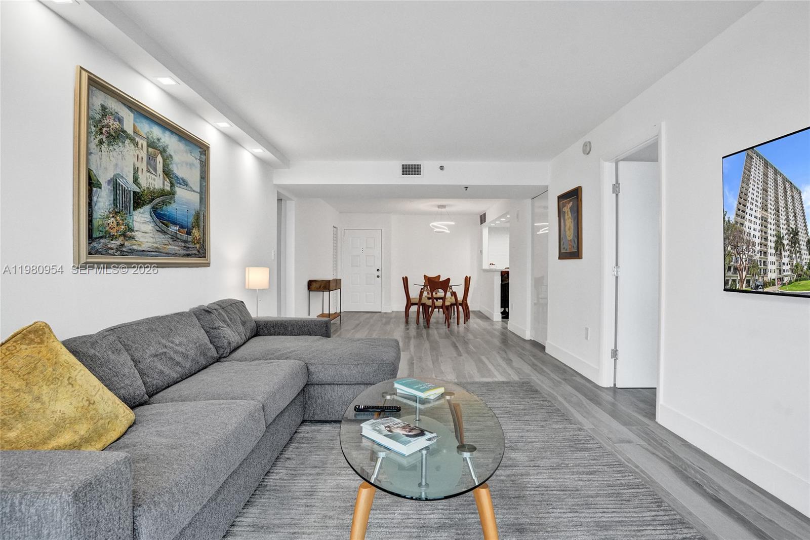SUMMIT CONDO - Residential