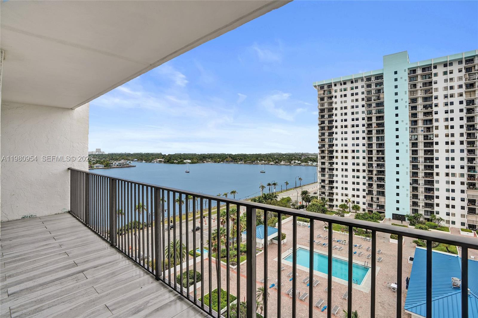 SUMMIT CONDO - Residential