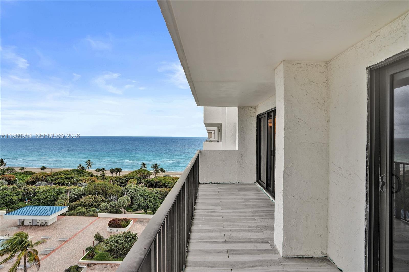 SUMMIT CONDO - Residential