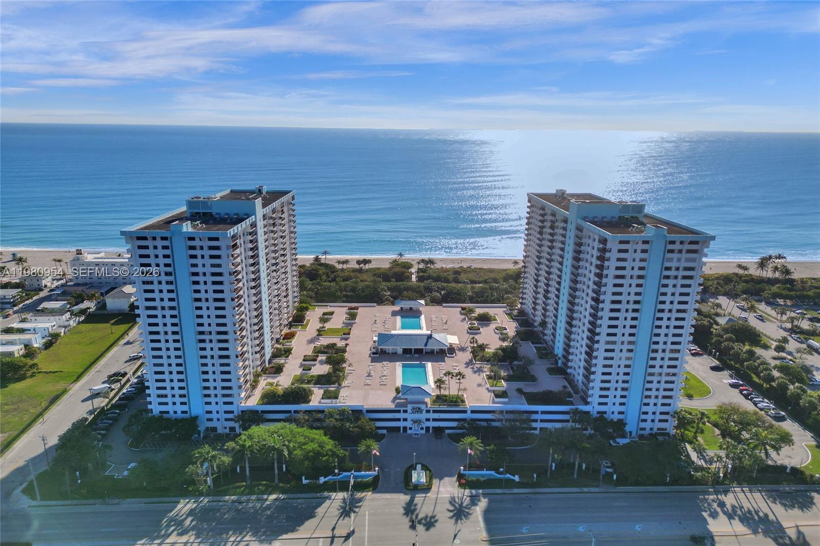 SUMMIT CONDO - Residential