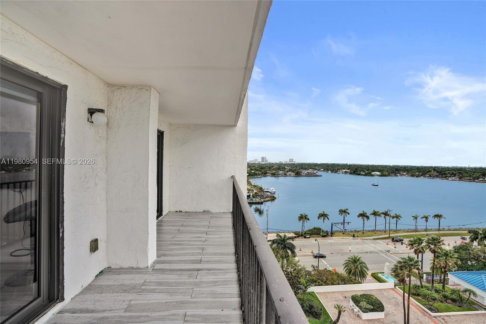 SUMMIT CONDO - Residential