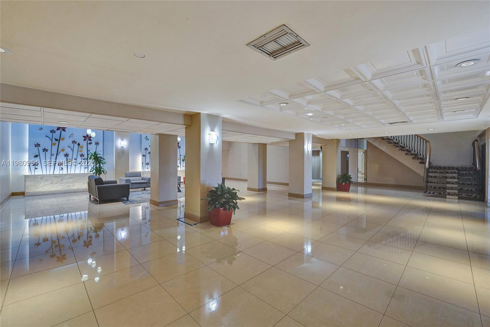 SUMMIT CONDO - Residential