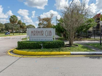 NICE QUIET COMMUNITY IN HEART OF MIRAMAR, CLOSE TO SCHOLLS, MALL, HOSPITAL AND EASY ACCESS TO HIGHWAY AND TURNPIKE. READY TO MOVE IN.