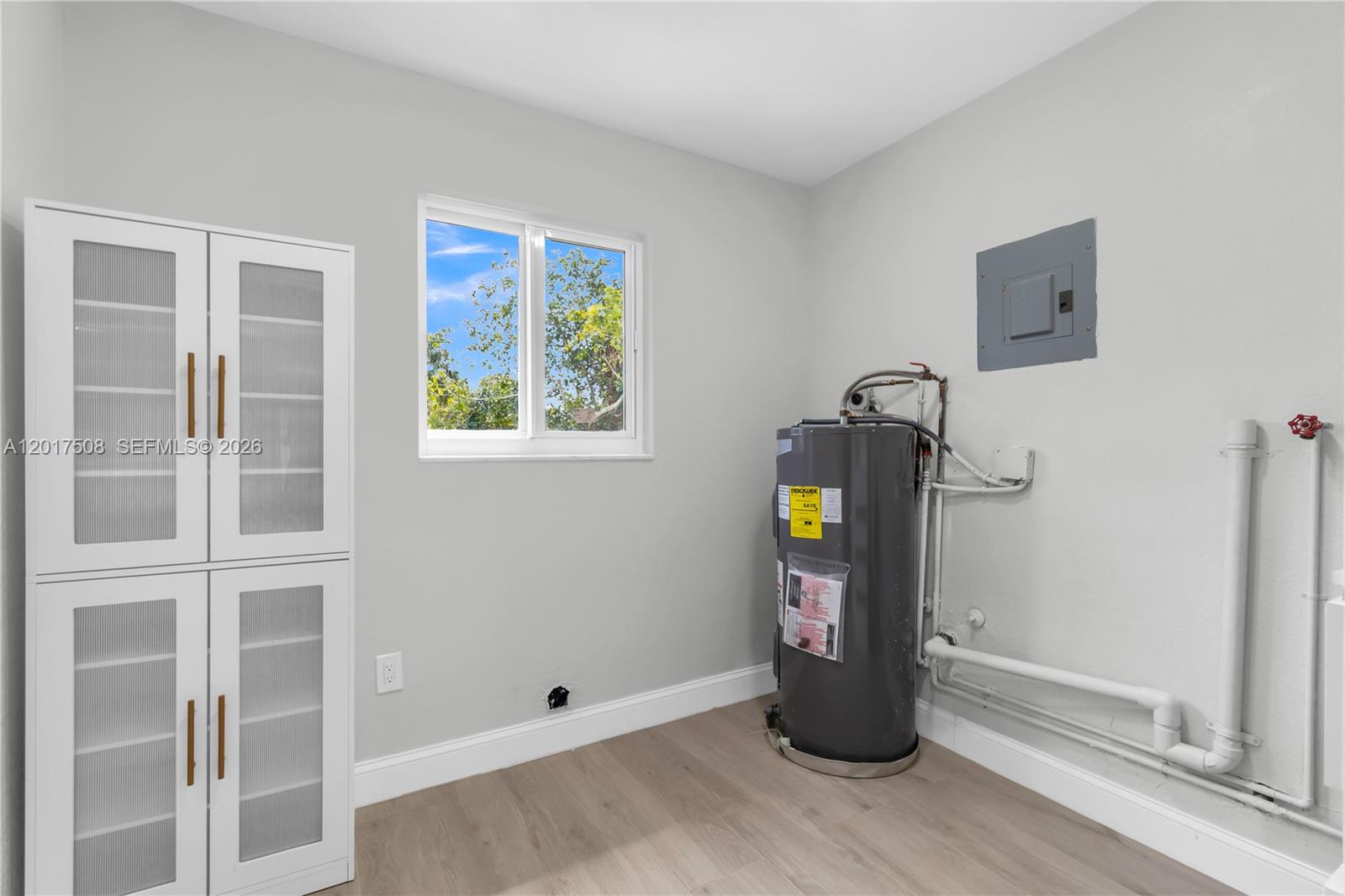 PINE CREST SUB DELRAY - Residential