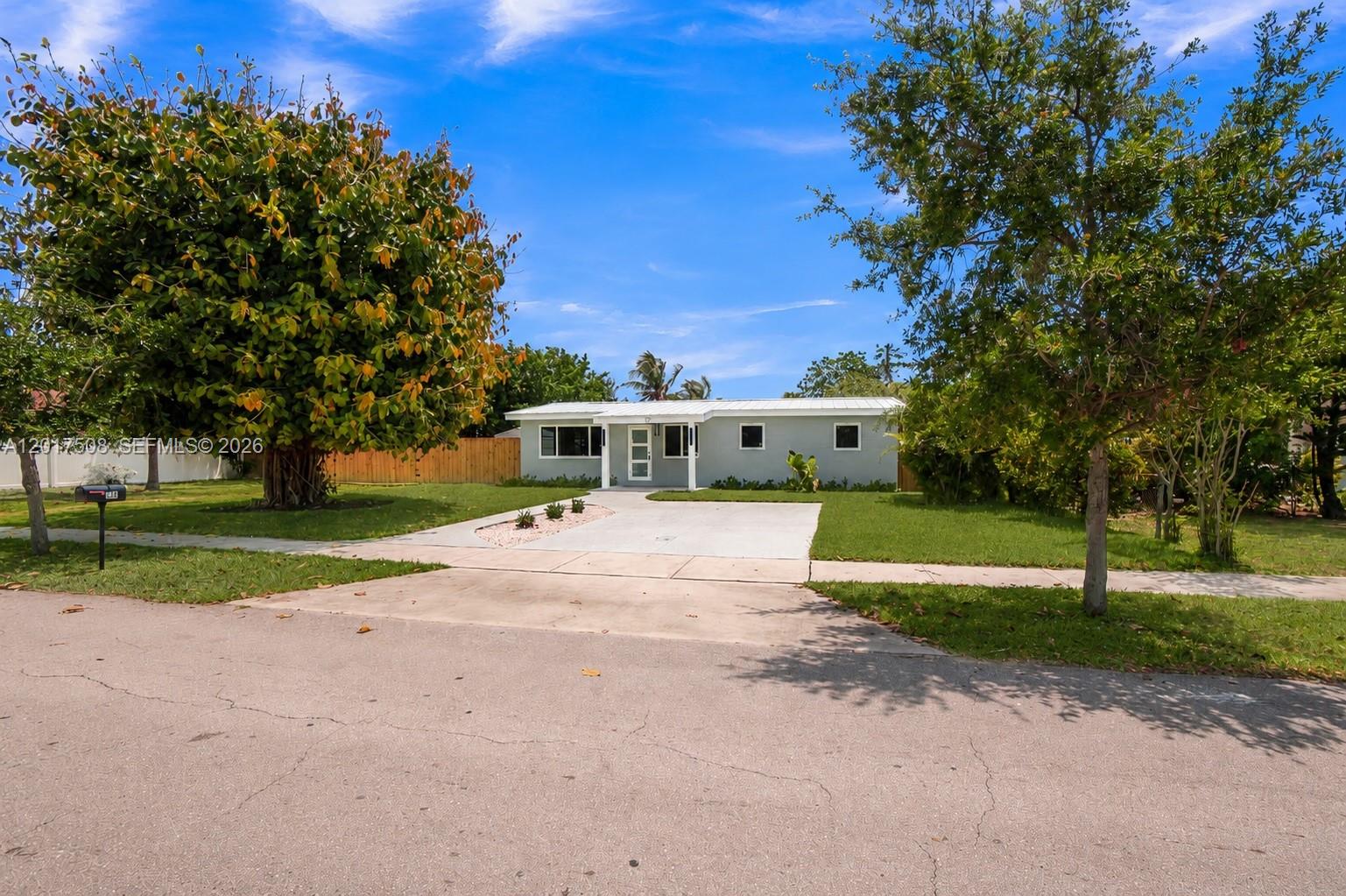 PINE CREST SUB DELRAY - Residential