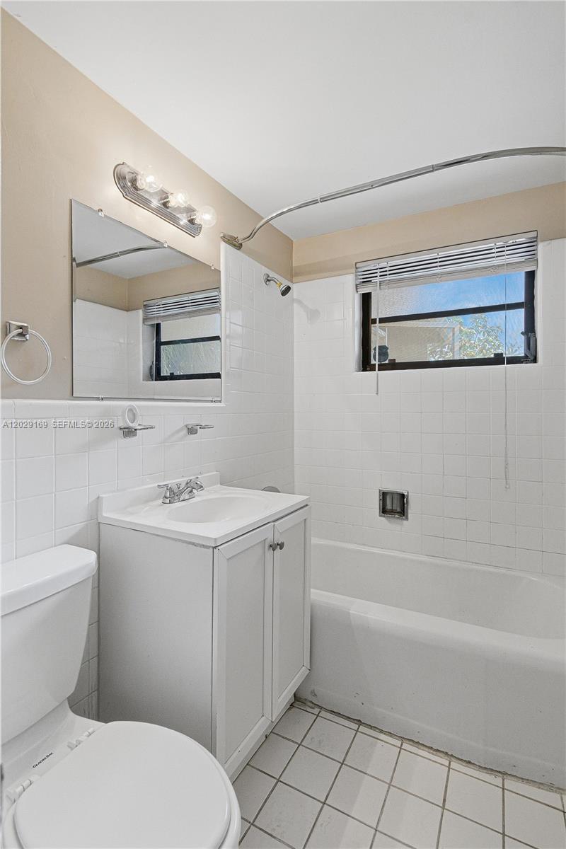 LAUDERDALE ISLES NO 2-RES - Residential