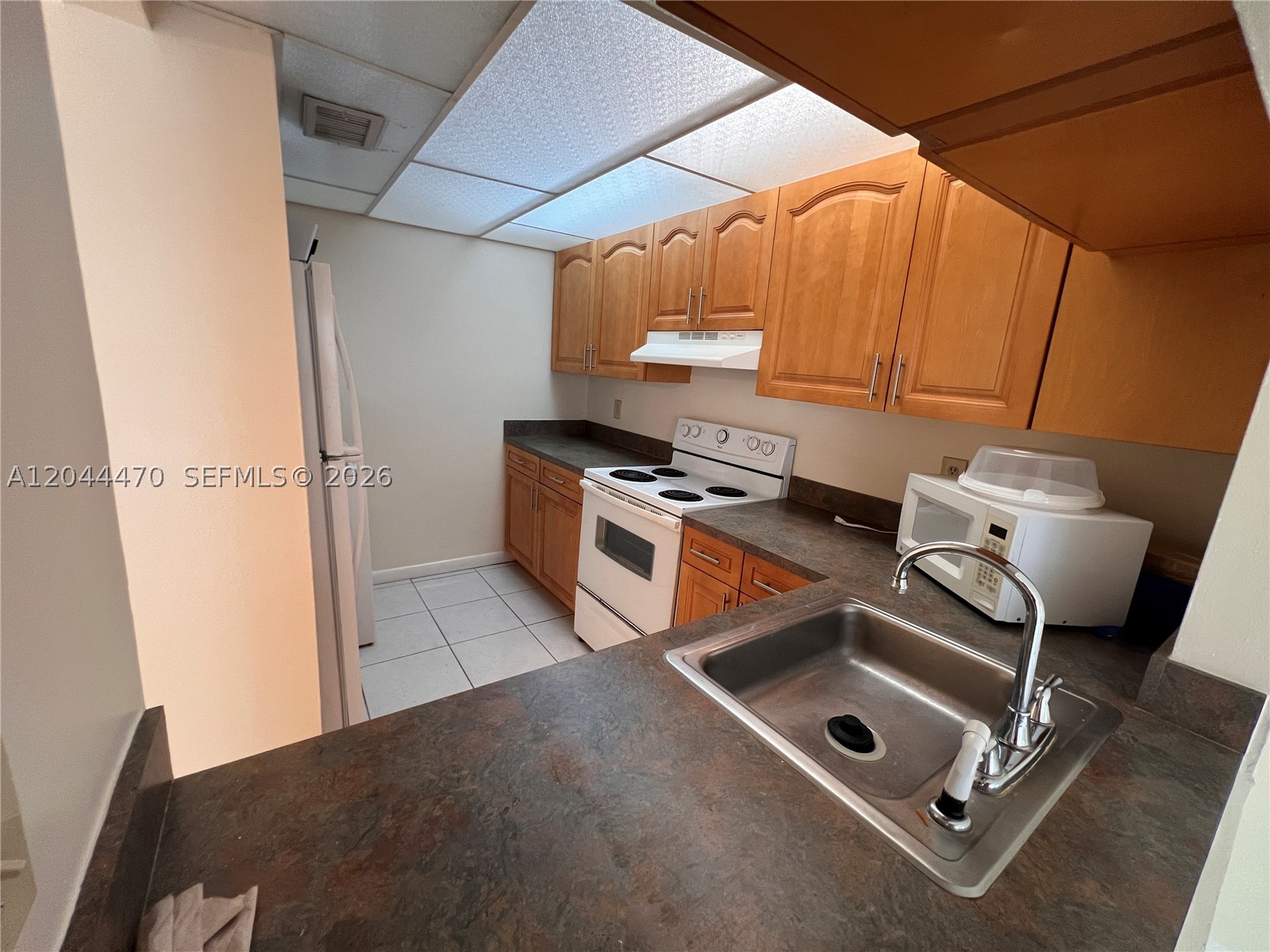 PALM PLACE CONDO - Residential Lease