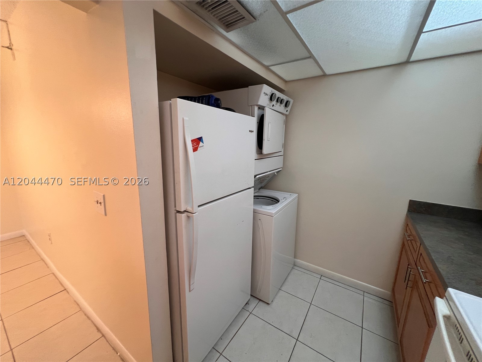 PALM PLACE CONDO - Residential Lease