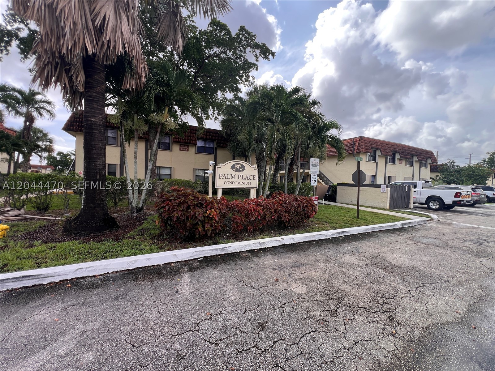 PALM PLACE CONDO - Residential Lease