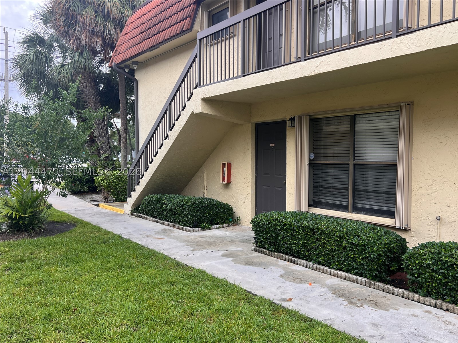 PALM PLACE CONDO - Residential Lease