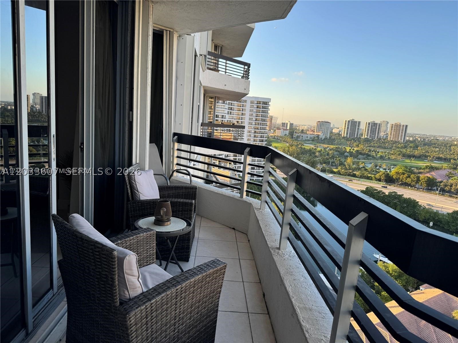 MYSTIC POINTE TOWER 500 - Residential