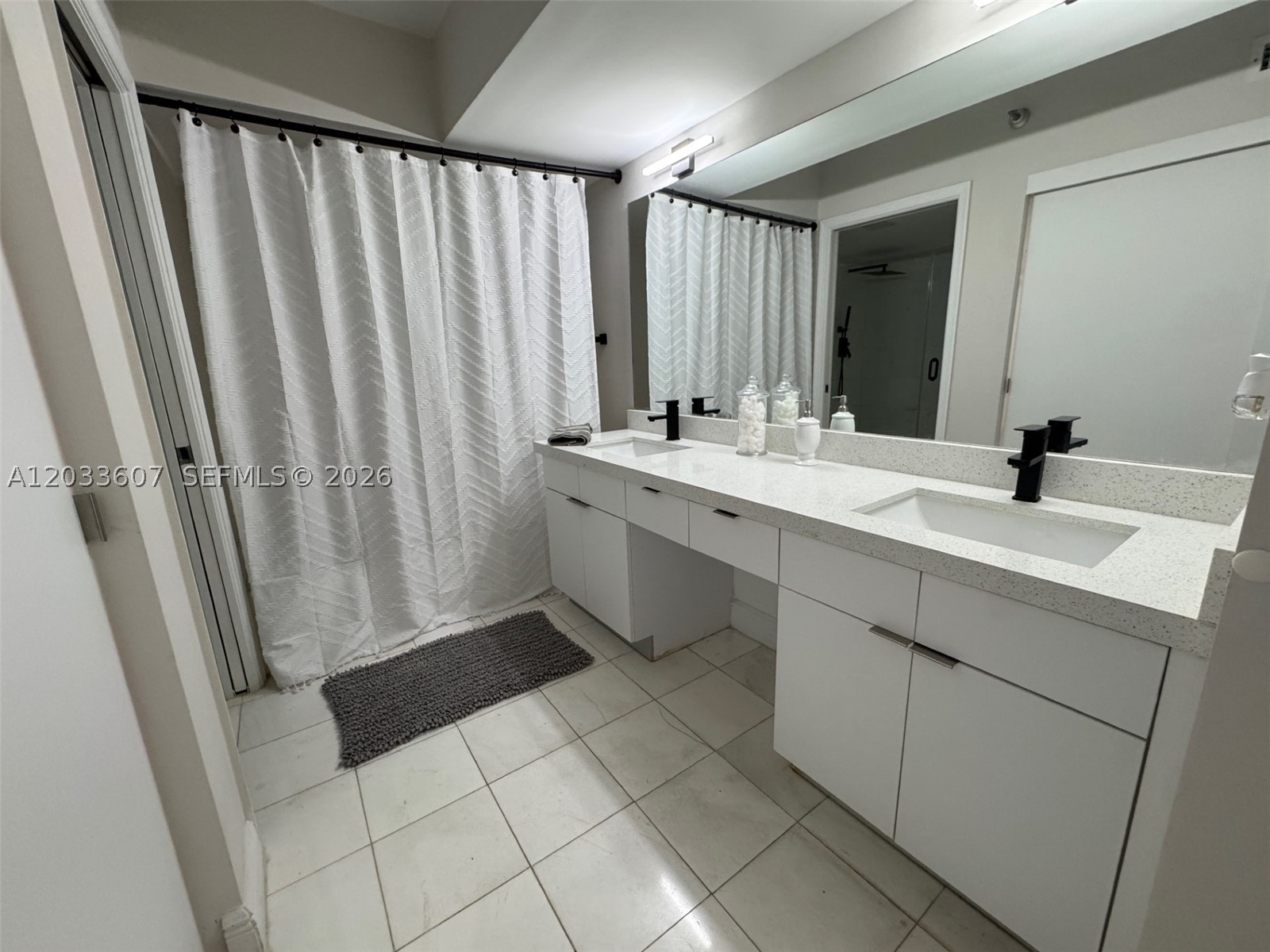 MYSTIC POINTE TOWER 500 - Residential