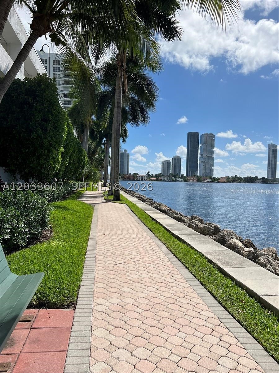 MYSTIC POINTE TOWER 500 - Residential