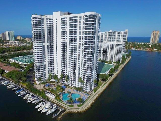 MYSTIC POINTE TOWER 500 - Residential