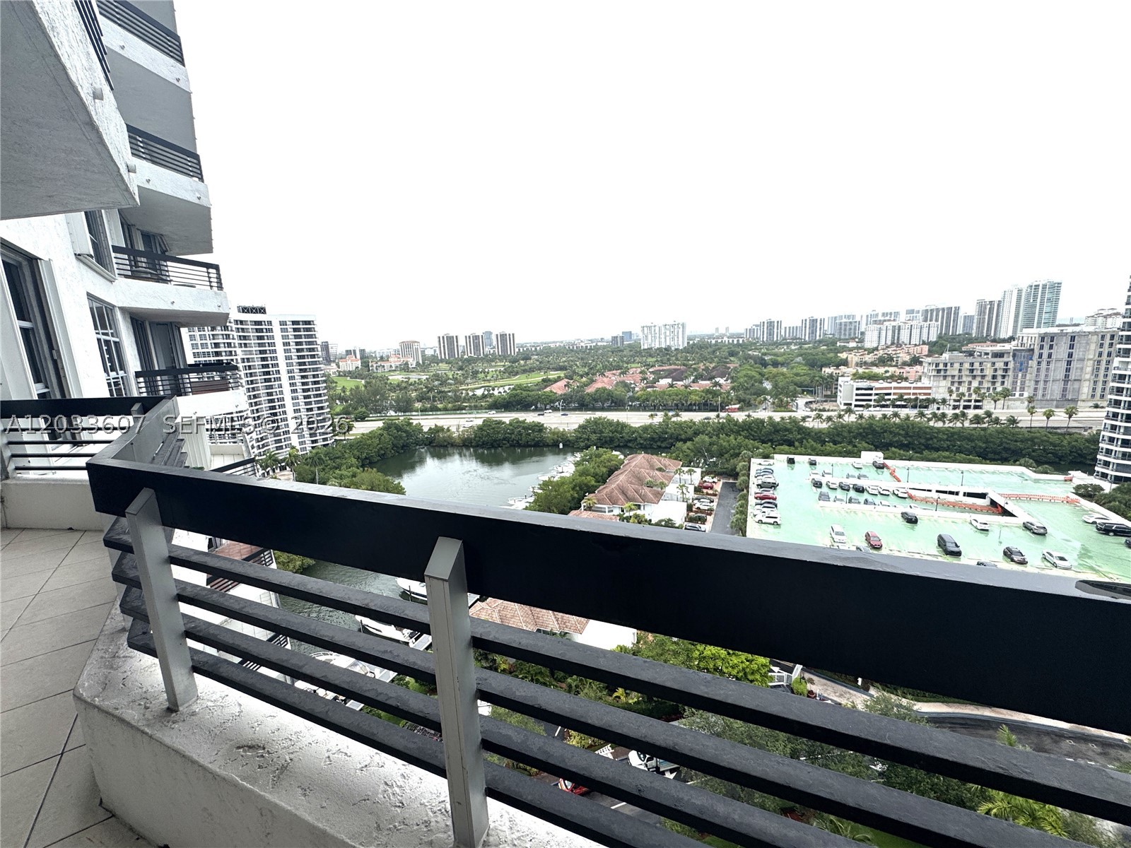 MYSTIC POINTE TOWER 500 - Residential