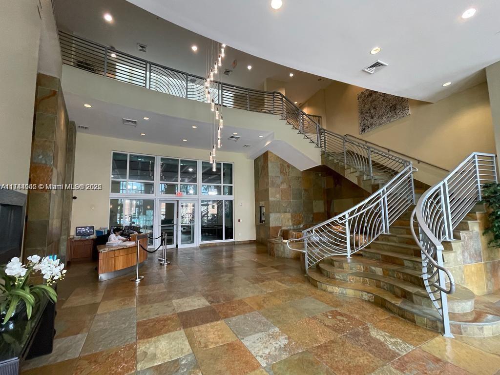 DUO CONDOMINIUM EAST - Residential