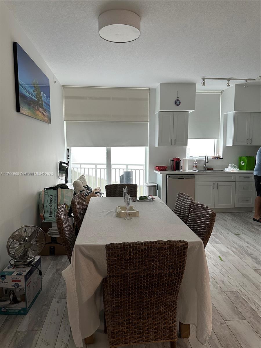 DUO CONDOMINIUM EAST - Residential