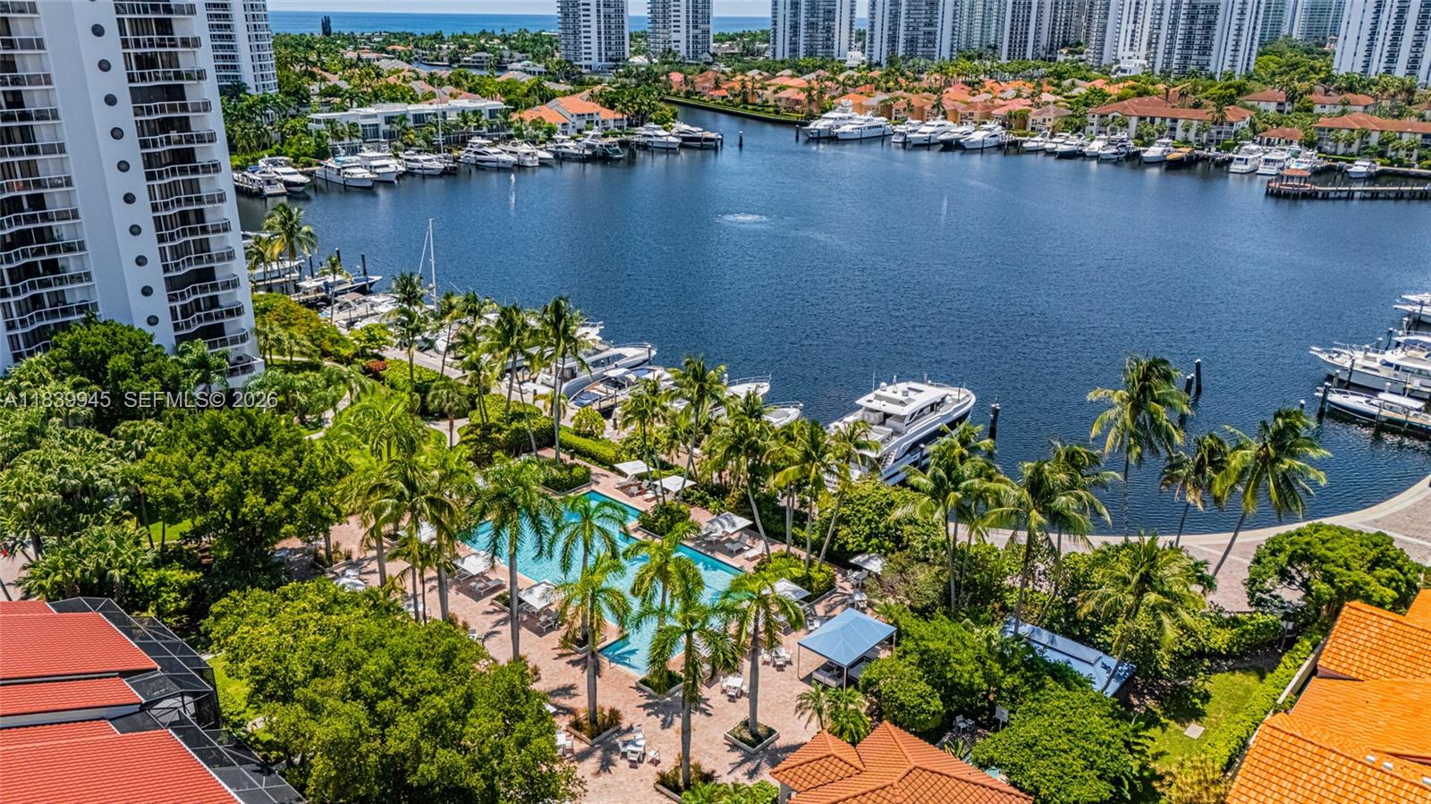 HARBOR TWS AT THE WATERWA - Residential