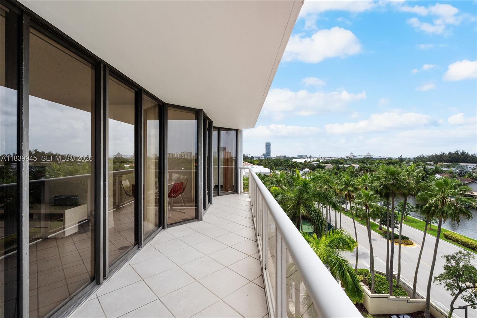 HARBOR TWS AT THE WATERWA - Residential