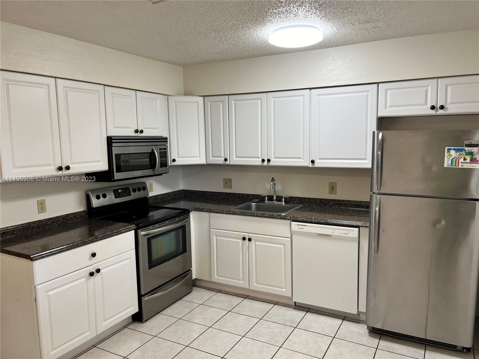 NORTH HOLLYWOOD - Residential Lease