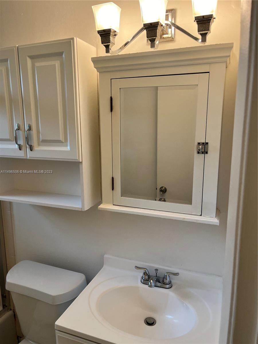 NORTH HOLLYWOOD - Residential Lease