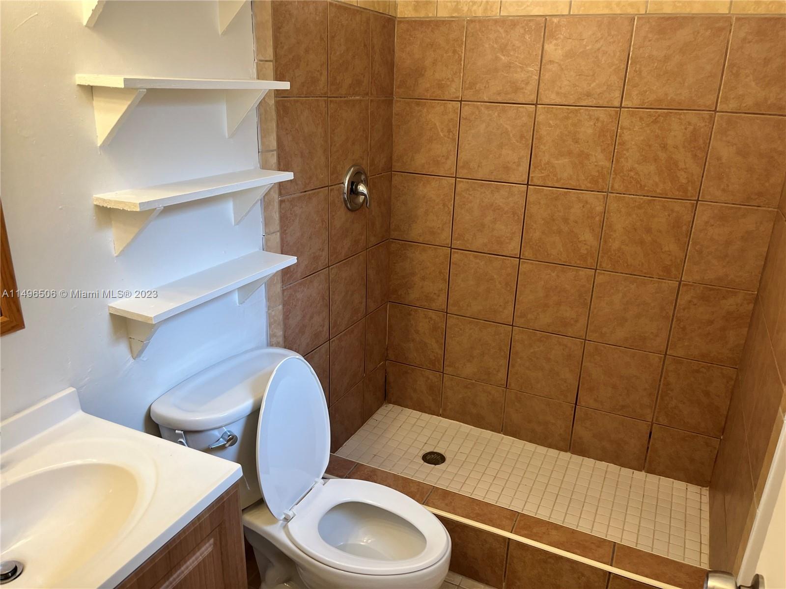 NORTH HOLLYWOOD - Residential Lease