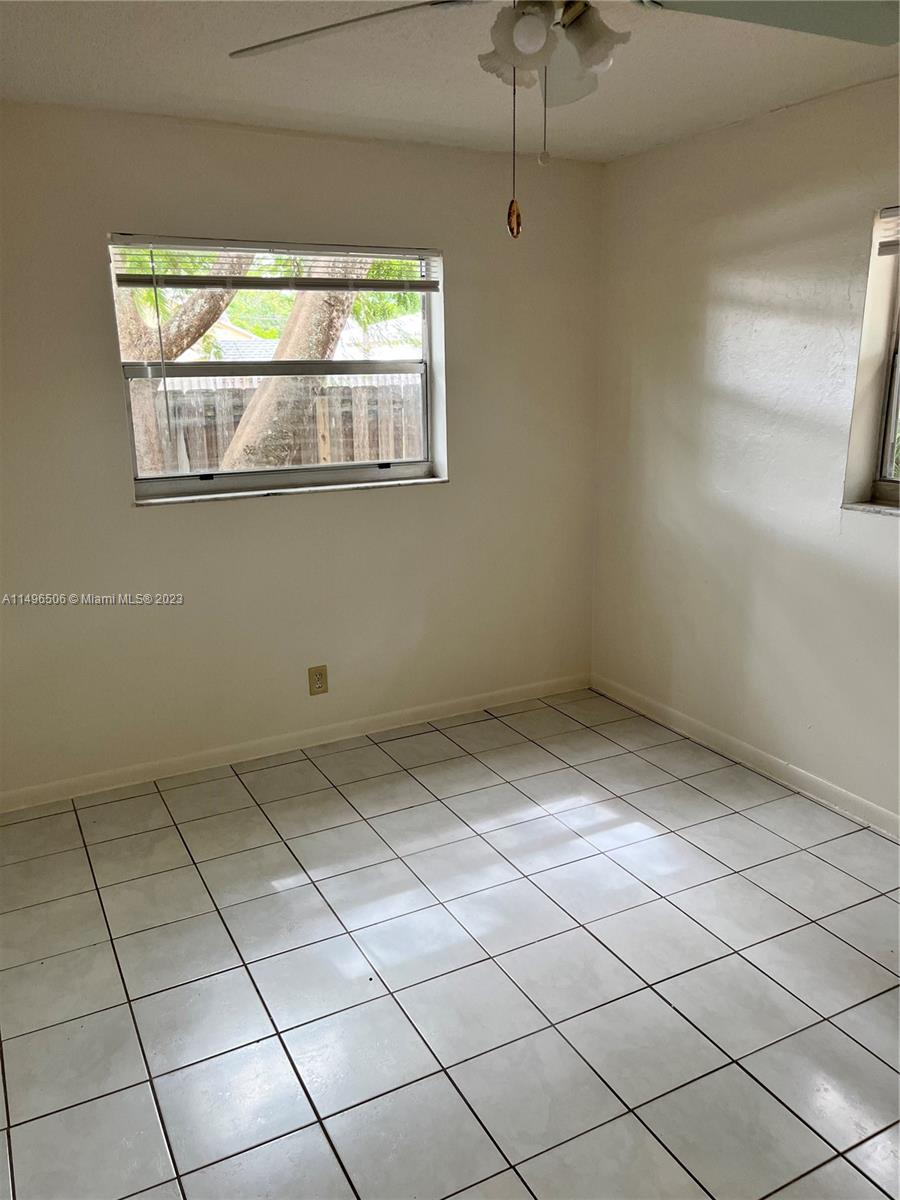NORTH HOLLYWOOD - Residential Lease