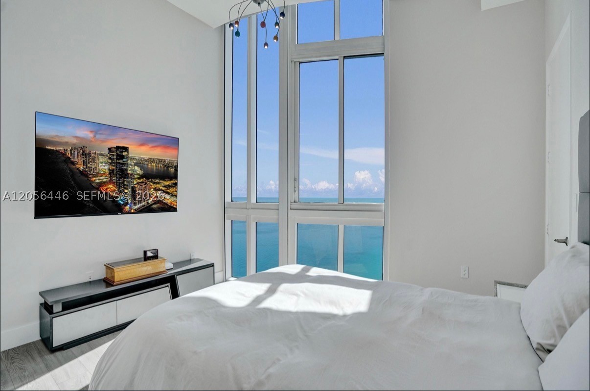 TDR TOWER II CONDO - Residential