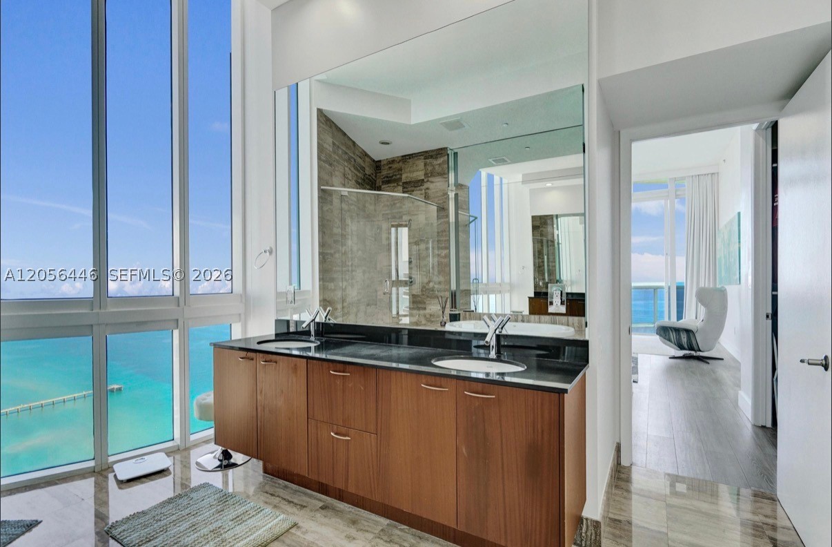 TDR TOWER II CONDO - Residential