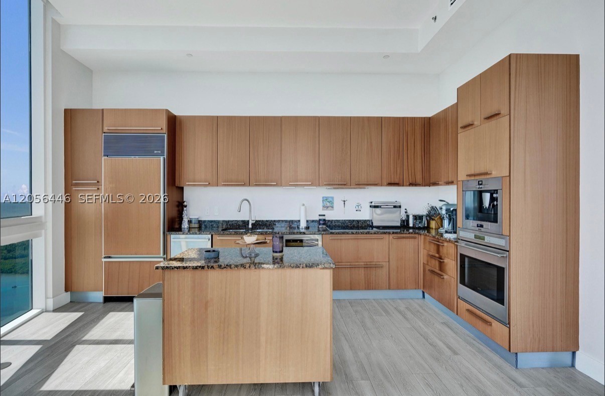 TDR TOWER II CONDO - Residential