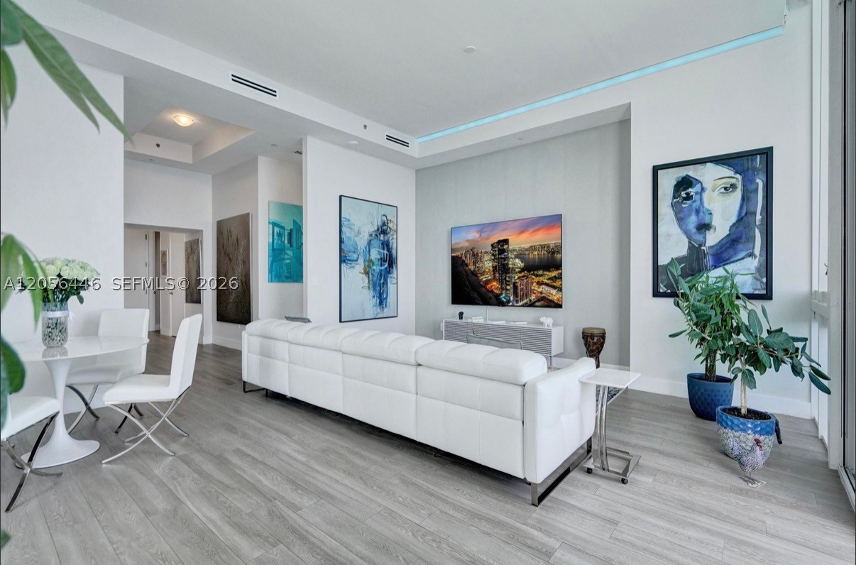 TDR TOWER II CONDO - Residential