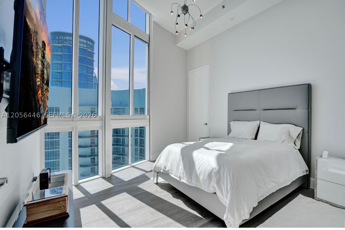 TDR TOWER II CONDO - Residential