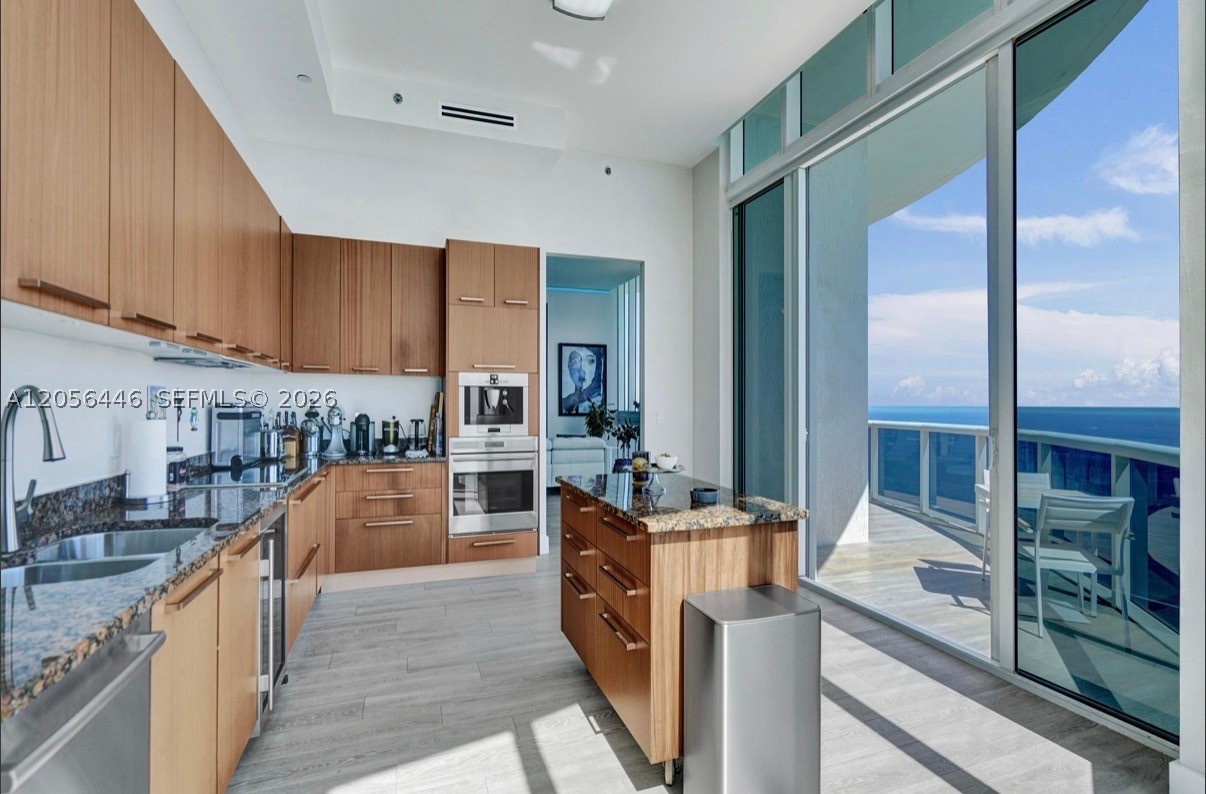 TDR TOWER II CONDO - Residential
