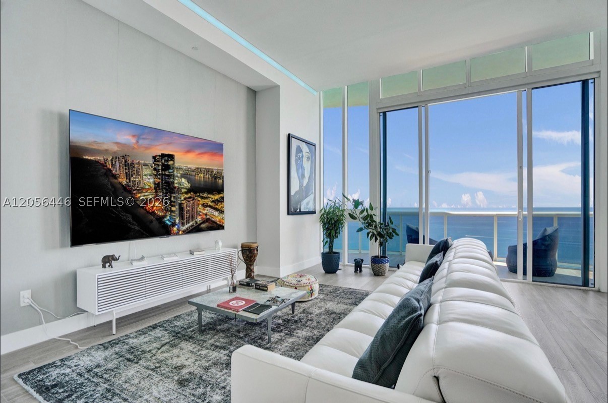 TDR TOWER II CONDO - Residential