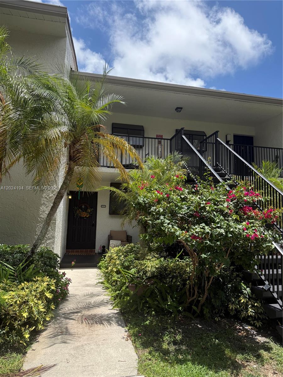 VILLAS AT MEADOW LAKES CO - Residential