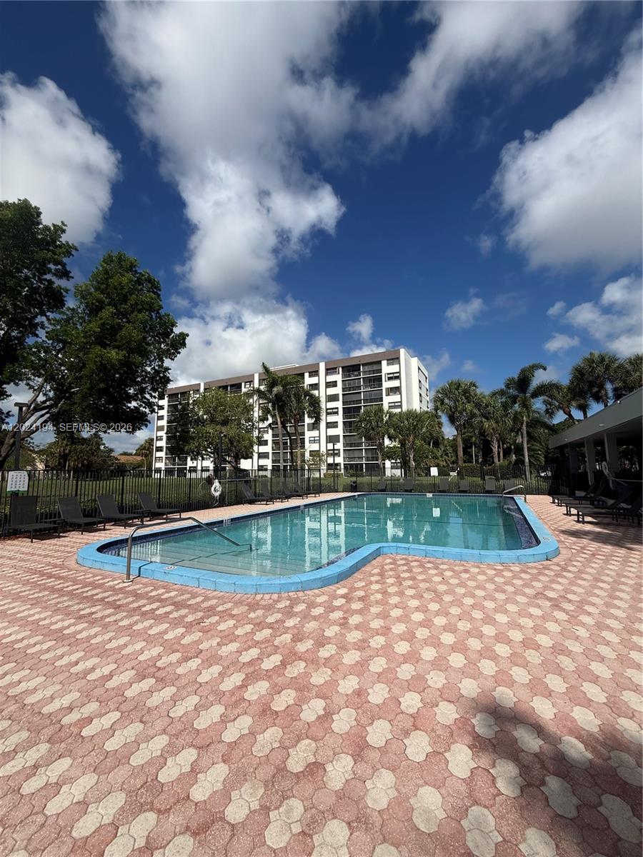 VILLAS AT MEADOW LAKES CO - Residential