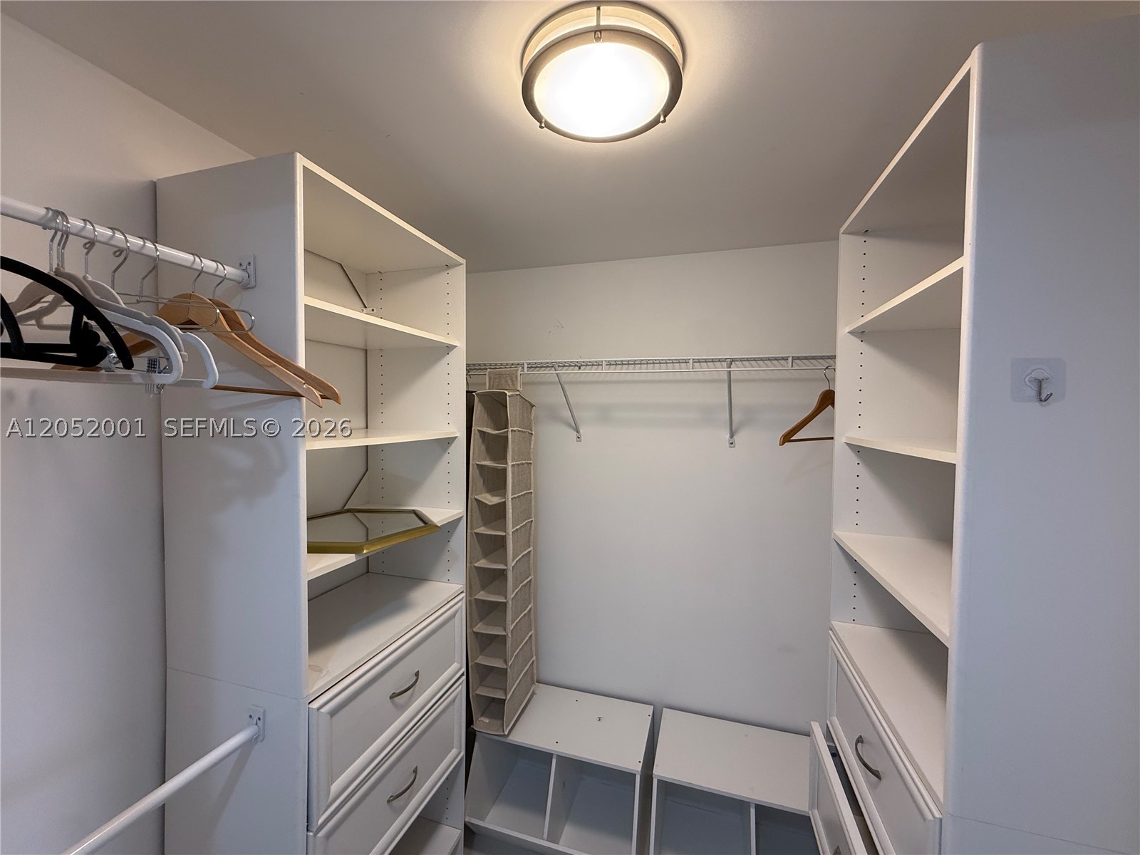 ICONBRICKELL CONDO NO 1 - Residential Lease