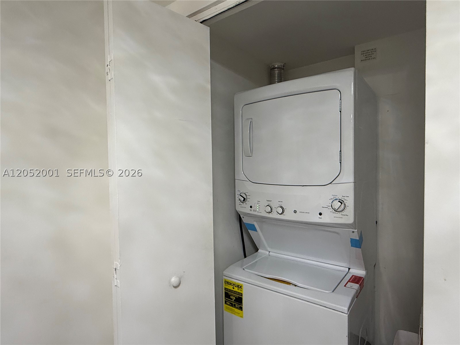 ICONBRICKELL CONDO NO 1 - Residential Lease