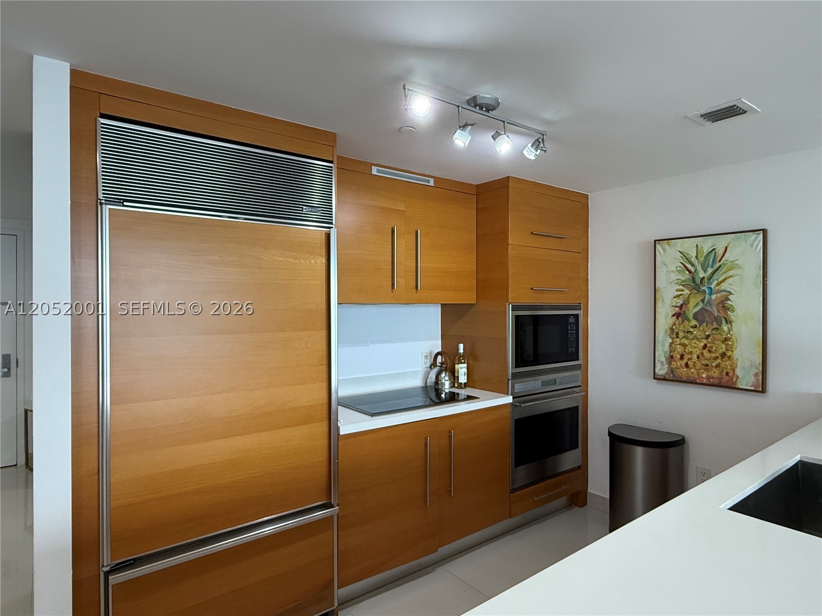 ICONBRICKELL CONDO NO 1 - Residential Lease