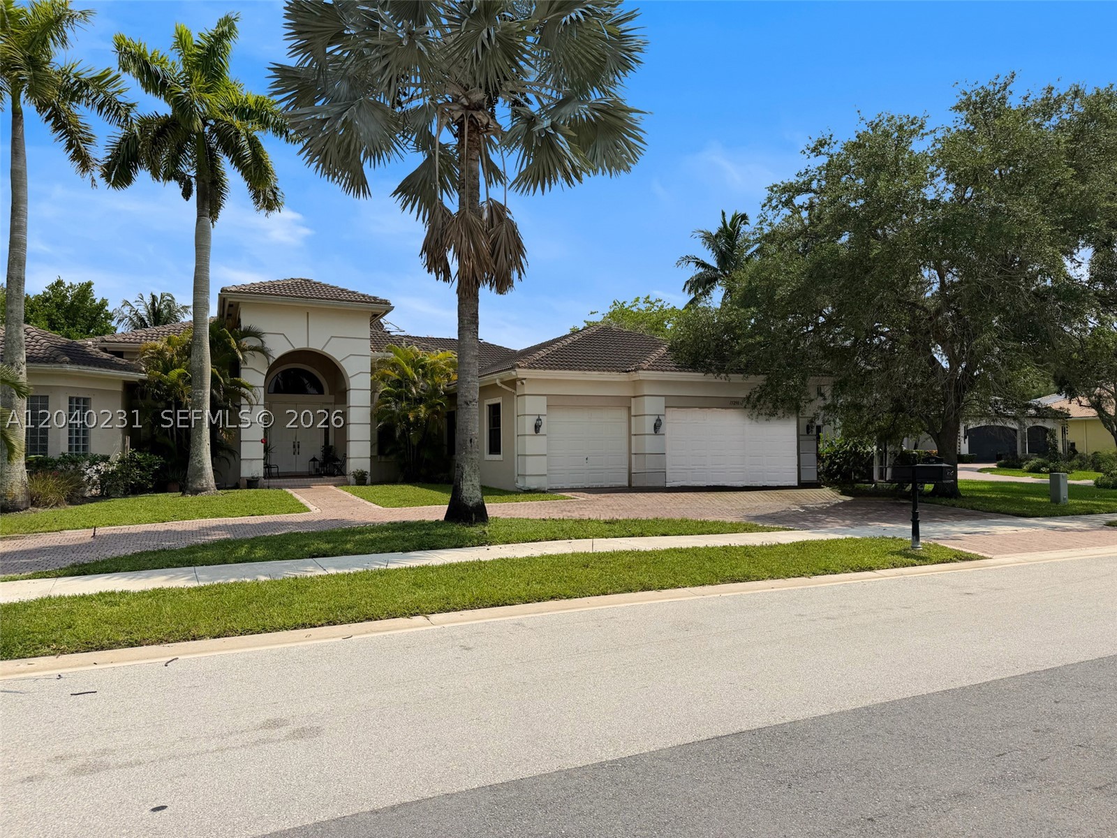 RIVERSTONE - Residential