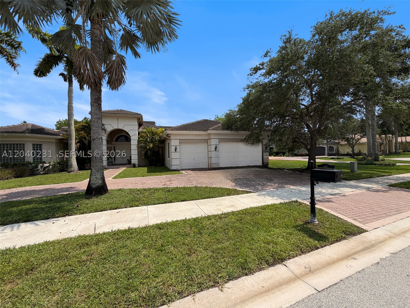 RIVERSTONE - Residential