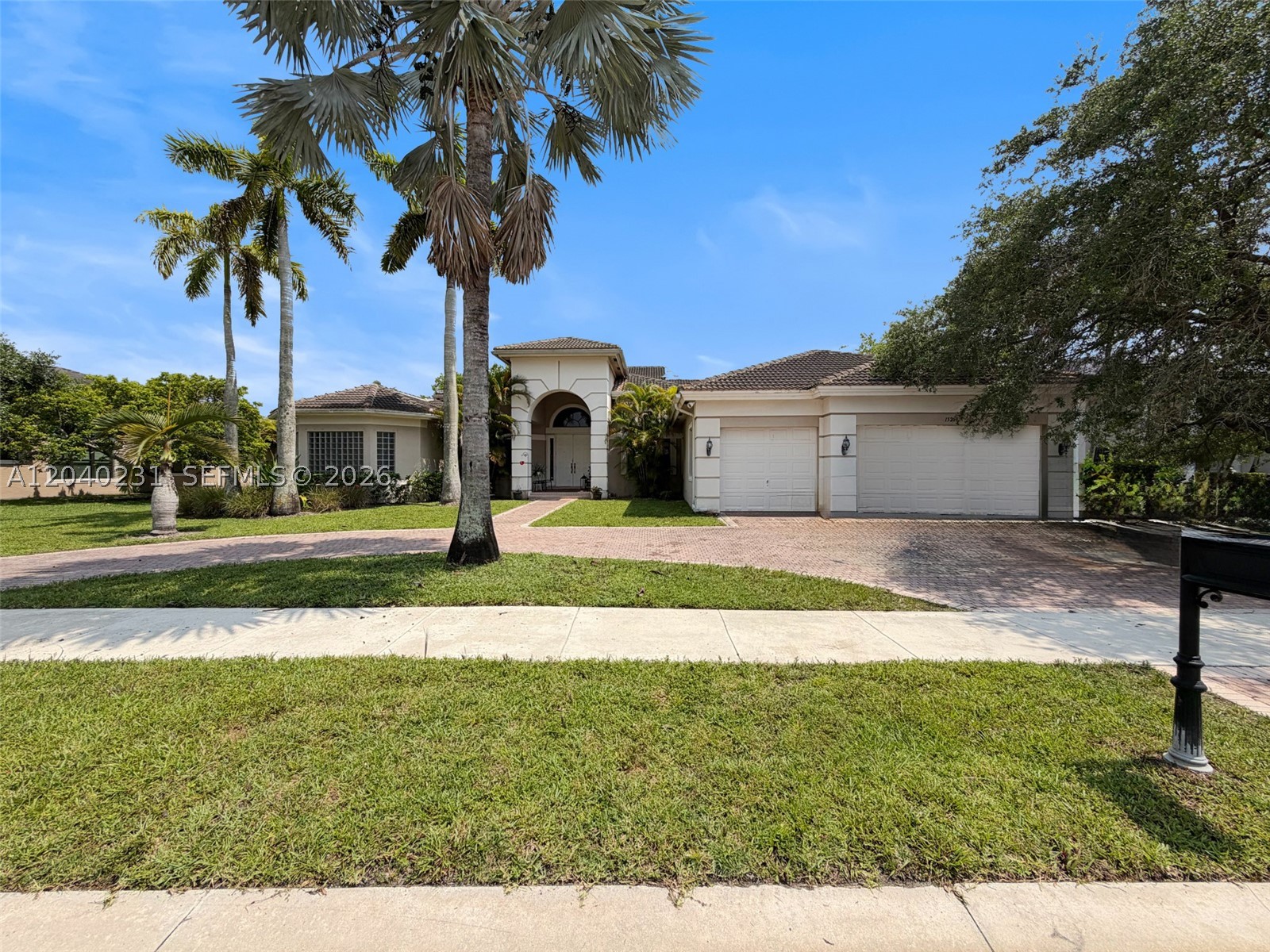 RIVERSTONE - Residential