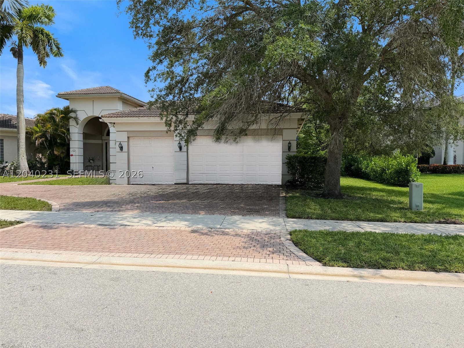 RIVERSTONE - Residential
